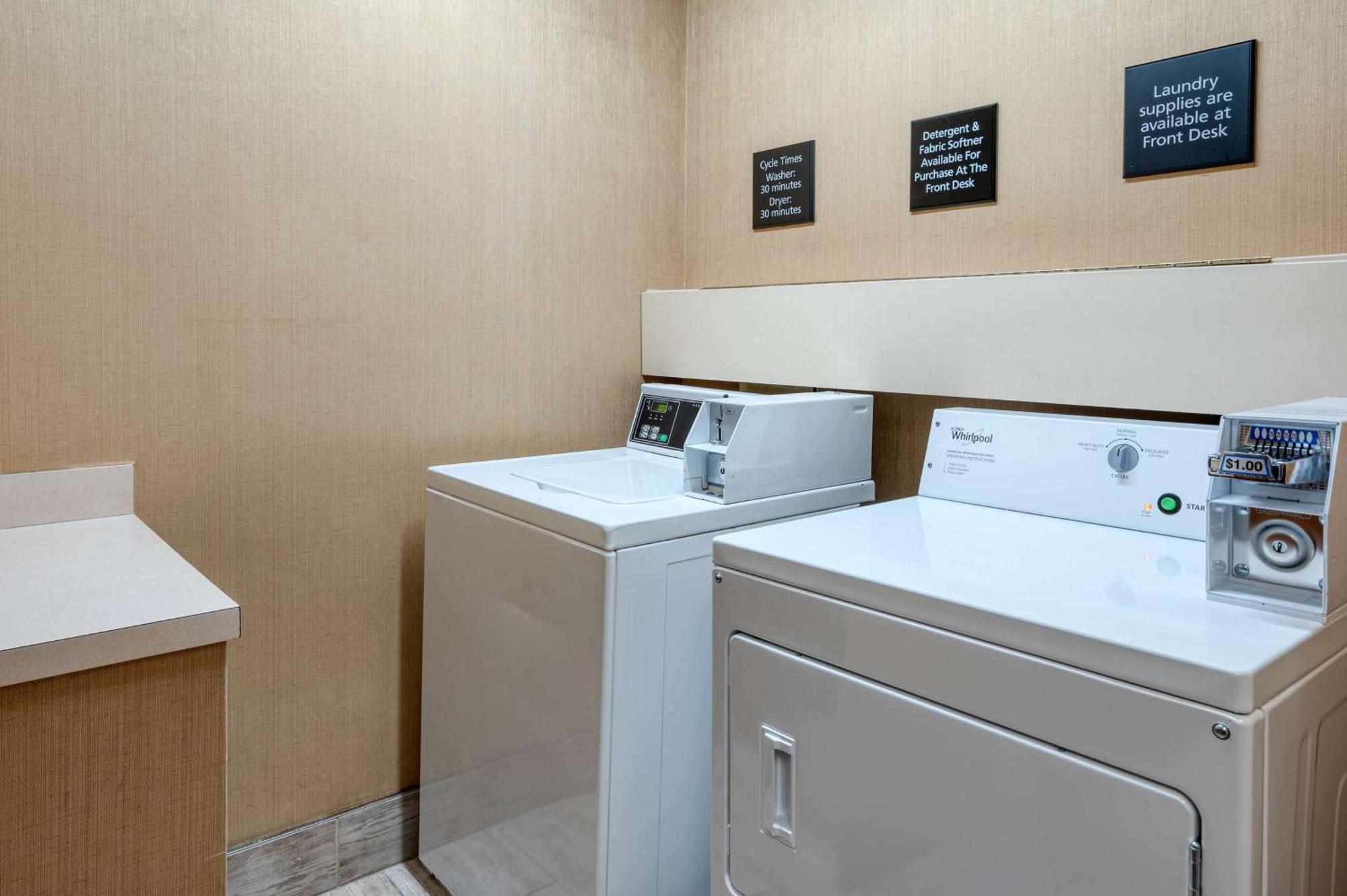 Hampton Inn Baltimore/Уайт-Марш Экстерьер фото