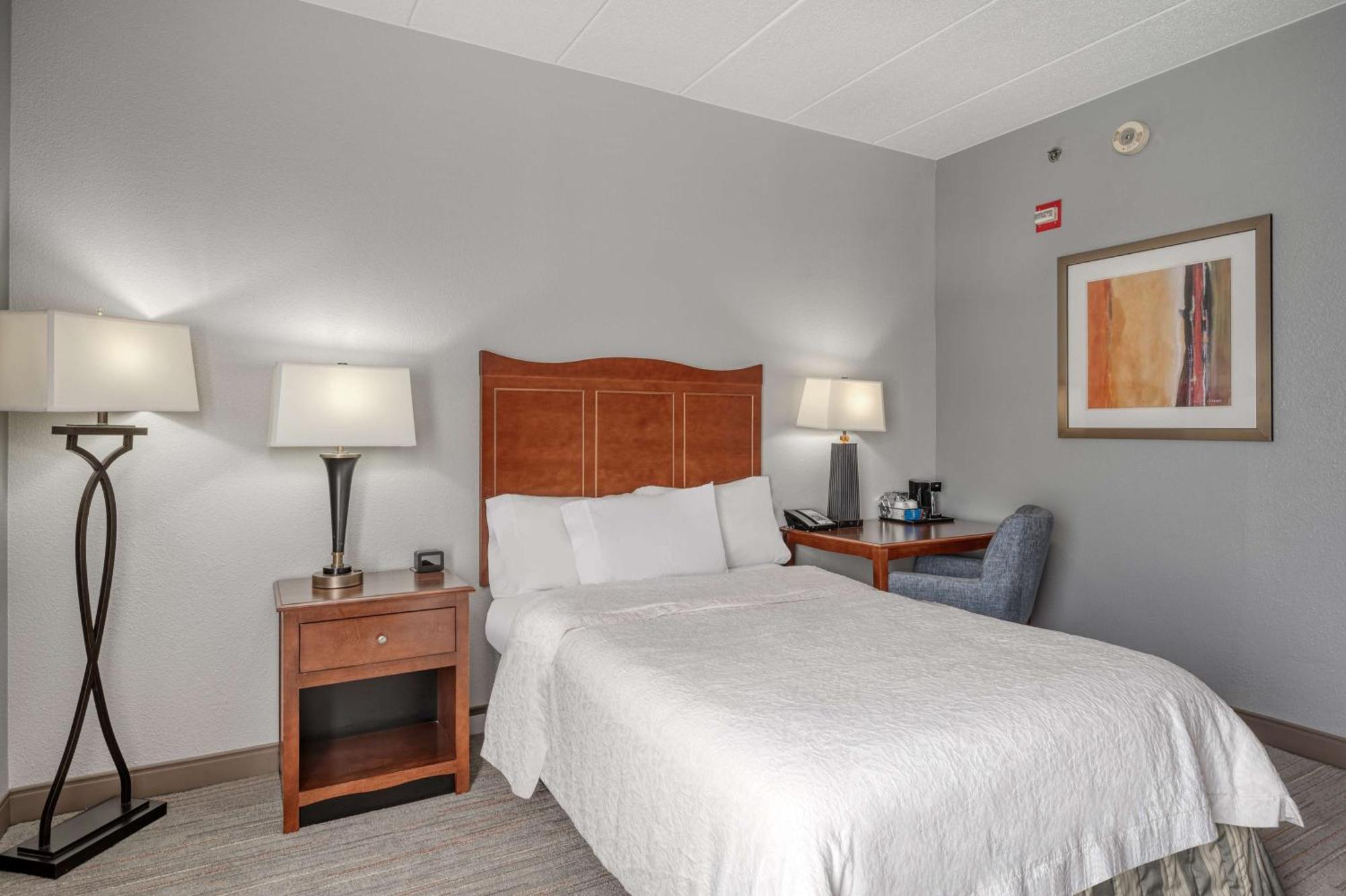 Hampton Inn Baltimore/Уайт-Марш Экстерьер фото