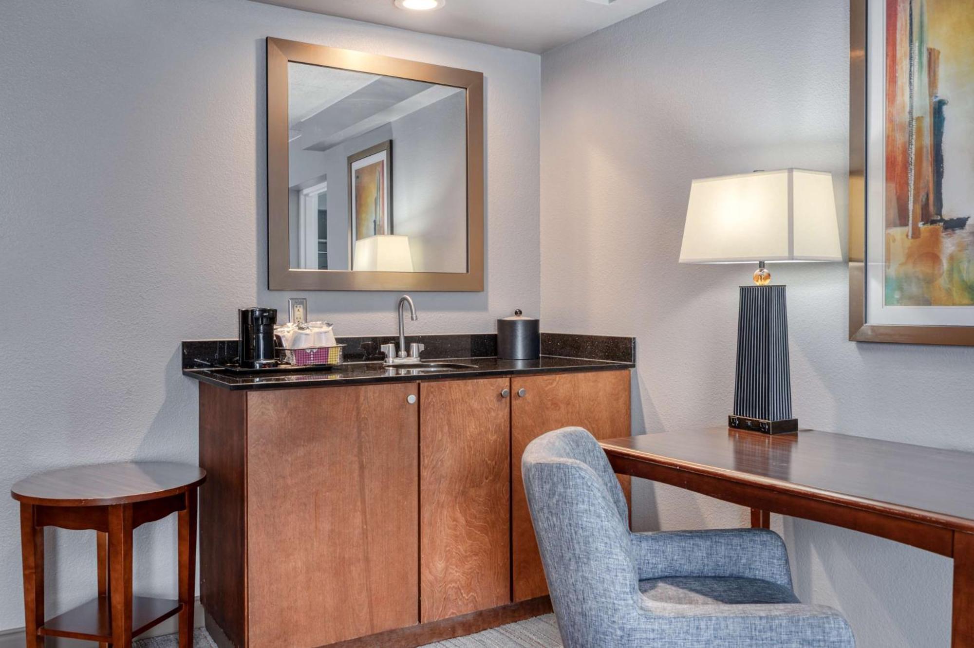 Hampton Inn Baltimore/Уайт-Марш Экстерьер фото