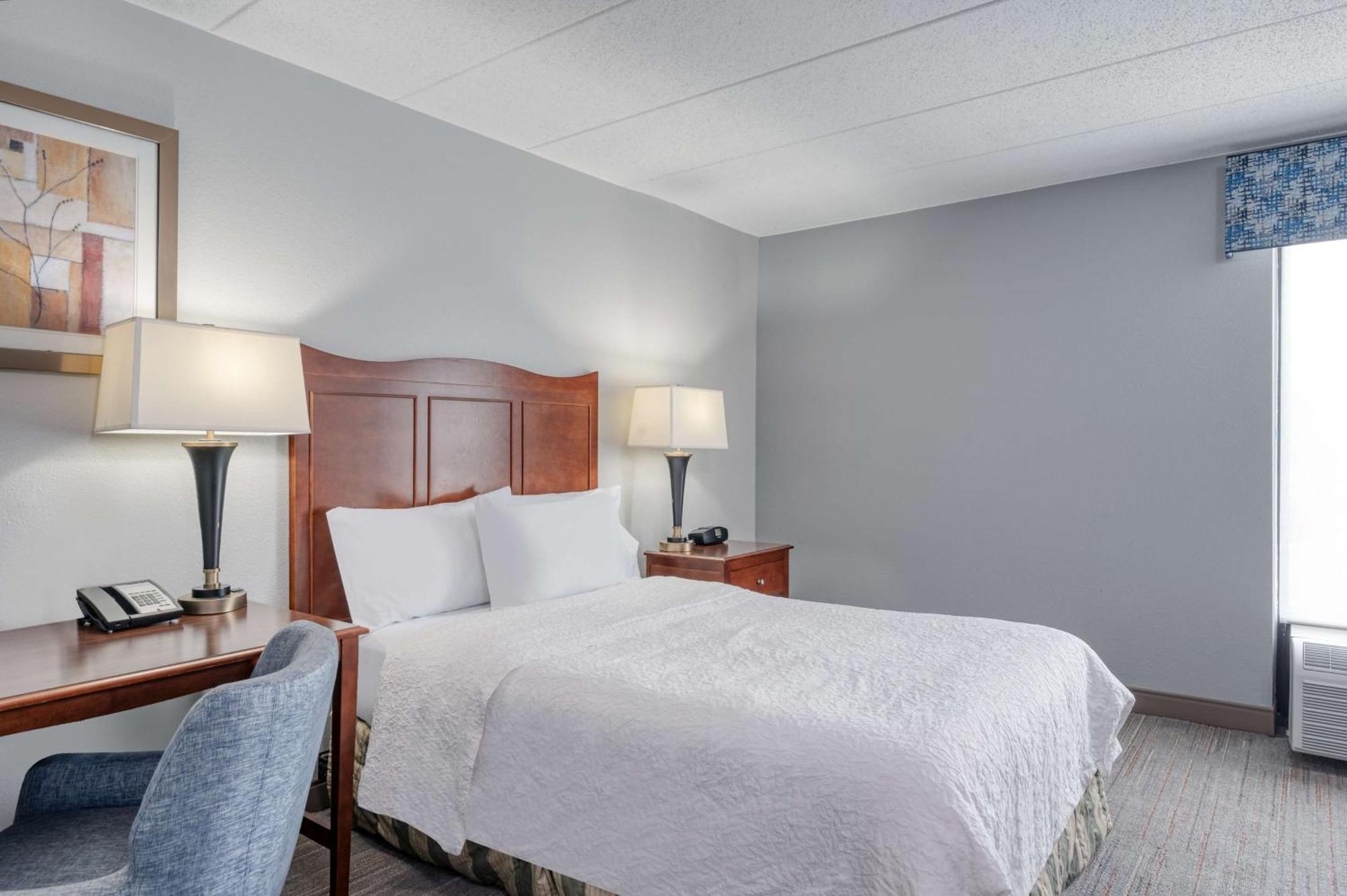 Hampton Inn Baltimore/Уайт-Марш Экстерьер фото