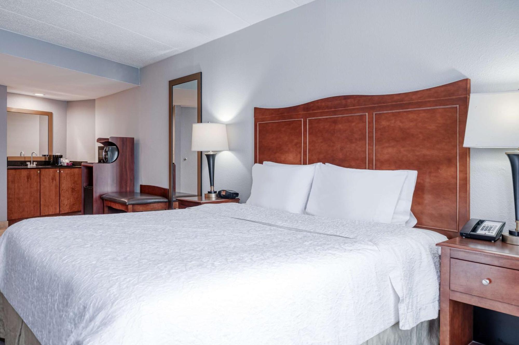 Hampton Inn Baltimore/Уайт-Марш Экстерьер фото