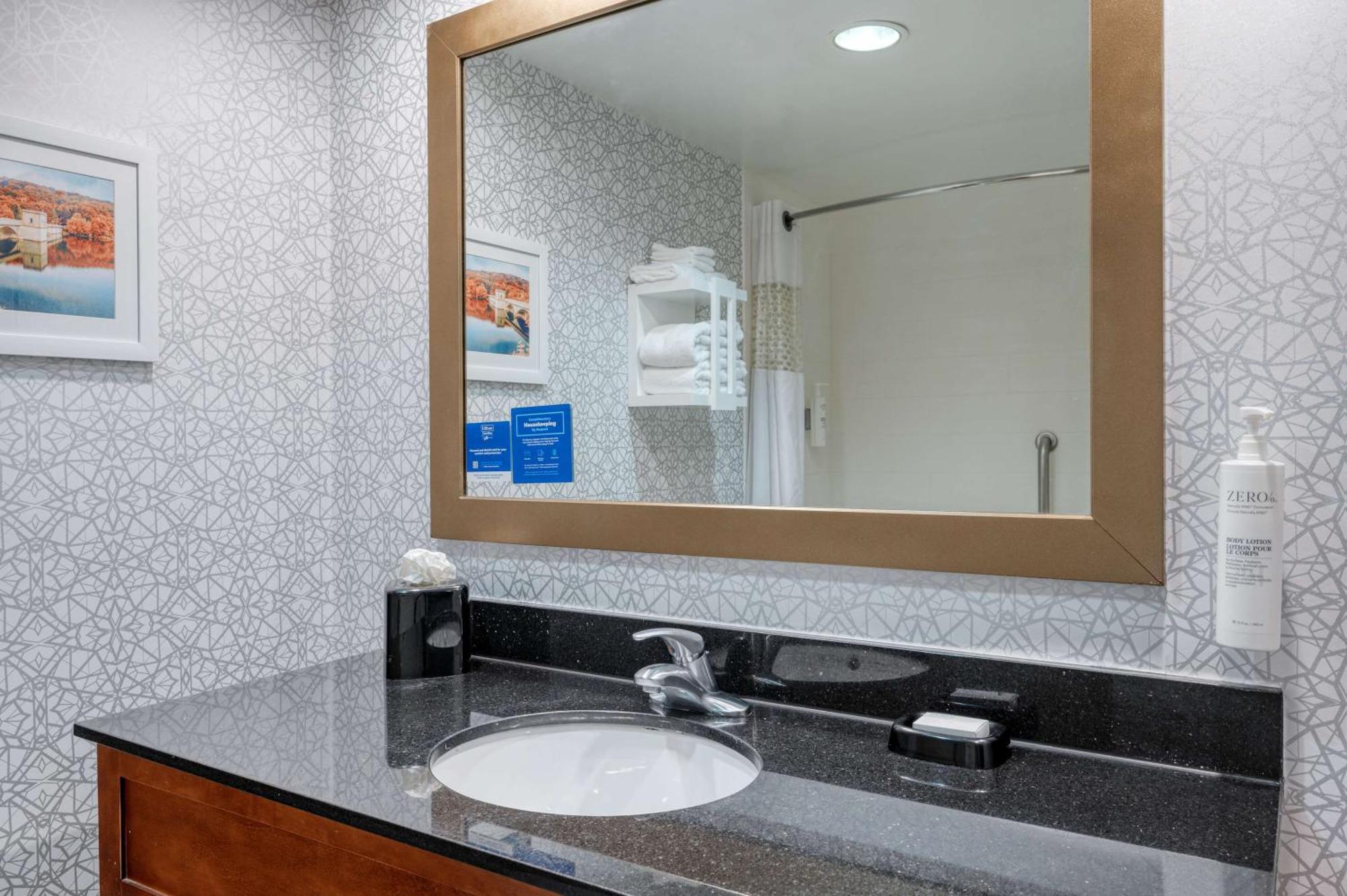 Hampton Inn Baltimore/Уайт-Марш Экстерьер фото