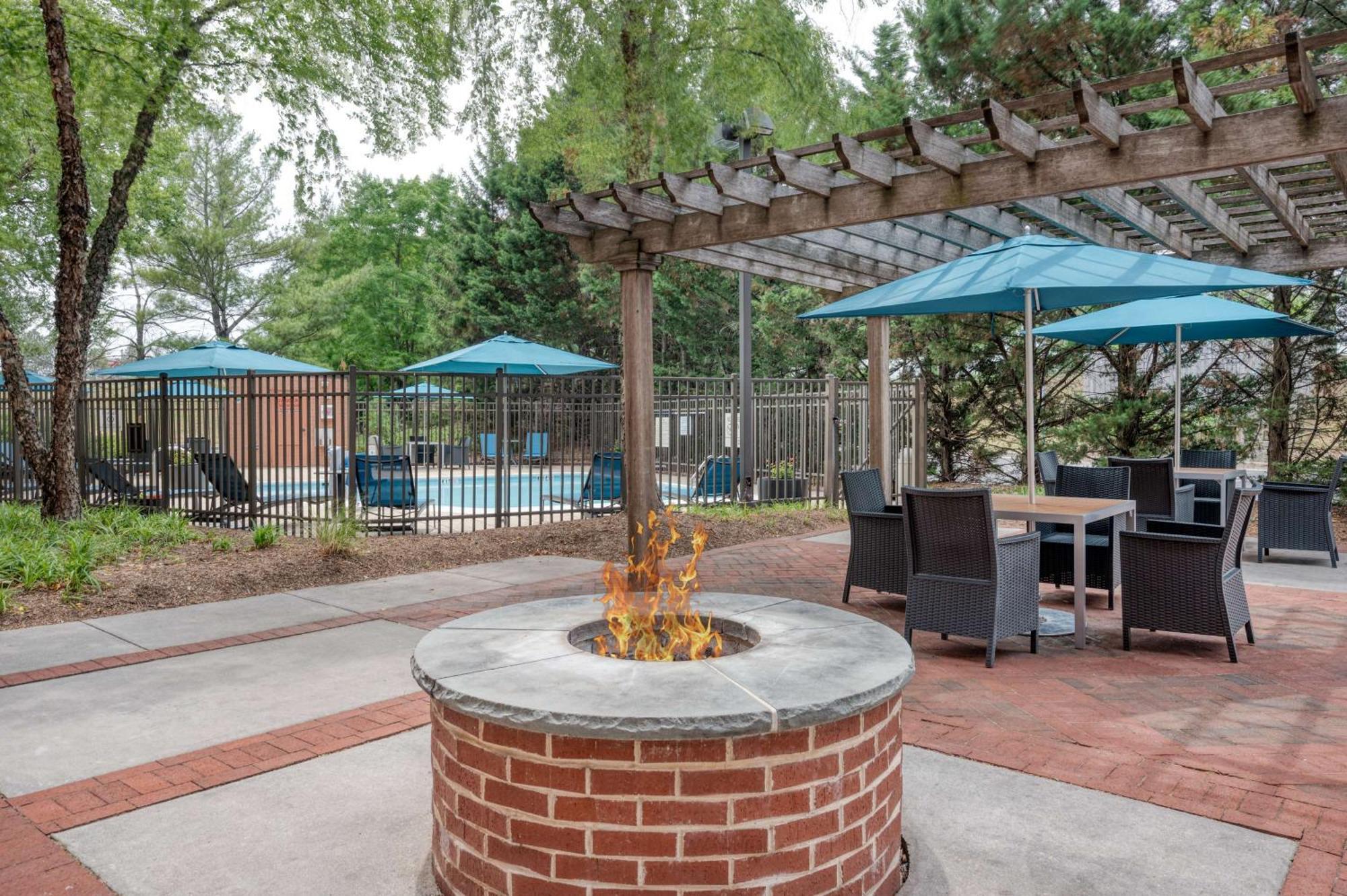 Hampton Inn Baltimore/Уайт-Марш Экстерьер фото